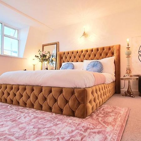 Elegant 5 Bed 4 Bath 'Vogue House' Parisian Style Home Margate Exterior foto