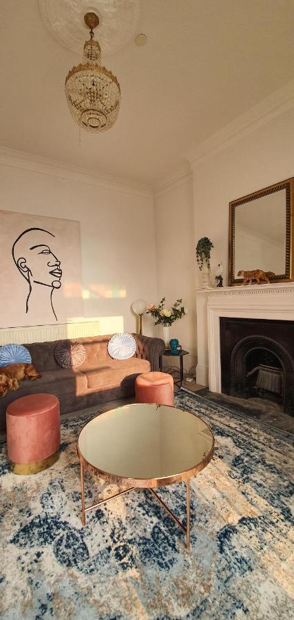 Elegant 5 Bed 4 Bath 'Vogue House' Parisian Style Home Margate Exterior foto