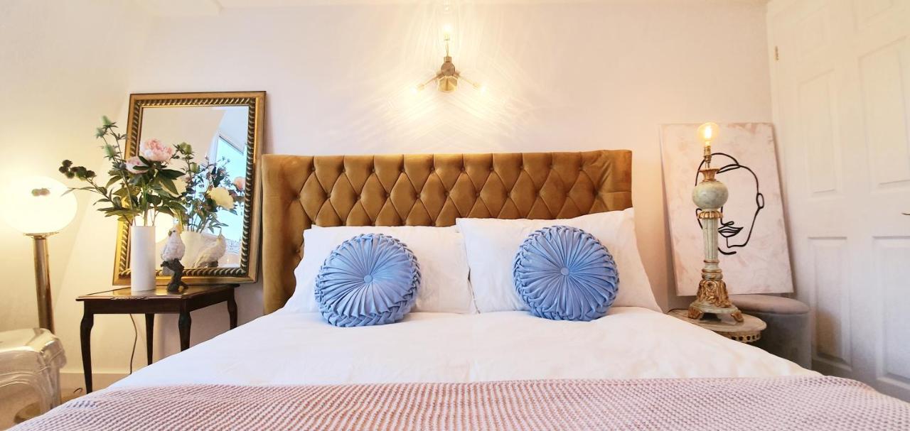 Elegant 5 Bed 4 Bath 'Vogue House' Parisian Style Home Margate Exterior foto