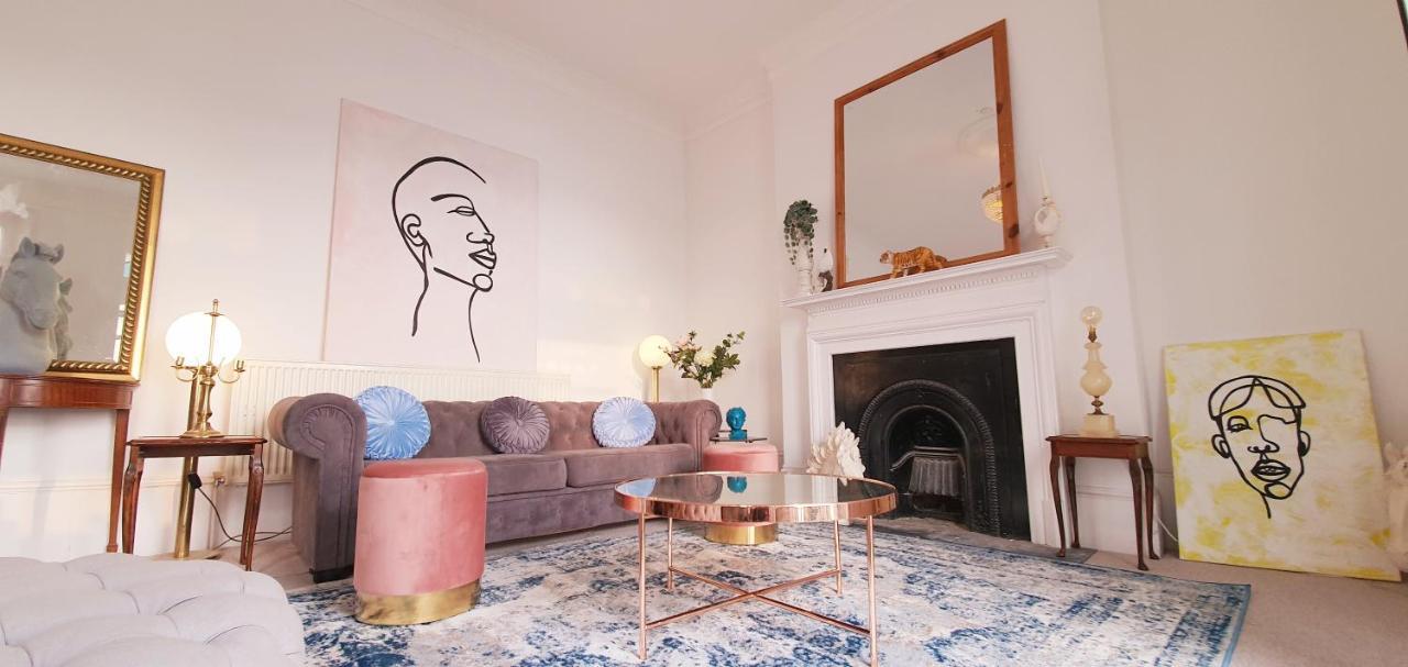 Elegant 5 Bed 4 Bath 'Vogue House' Parisian Style Home Margate Exterior foto