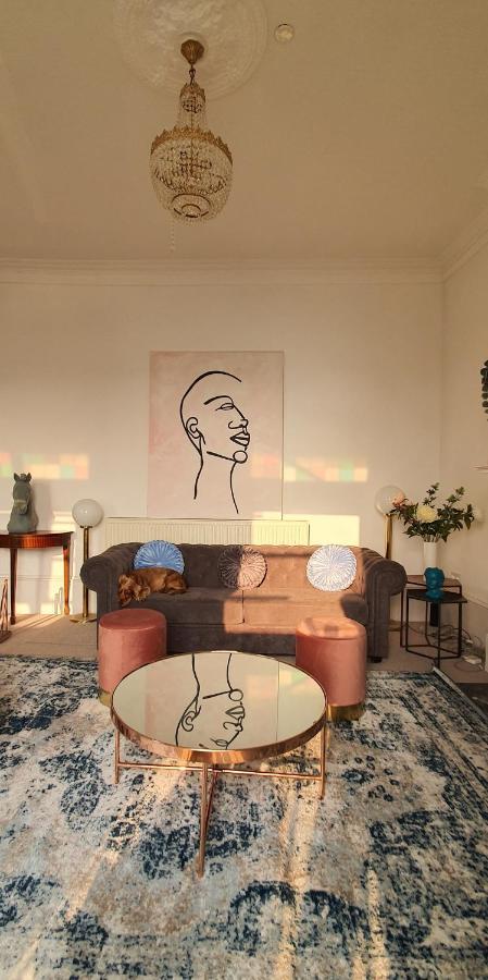 Elegant 5 Bed 4 Bath 'Vogue House' Parisian Style Home Margate Exterior foto