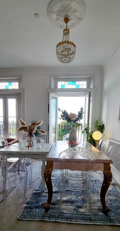 Elegant 5 Bed 4 Bath 'Vogue House' Parisian Style Home Margate Exterior foto