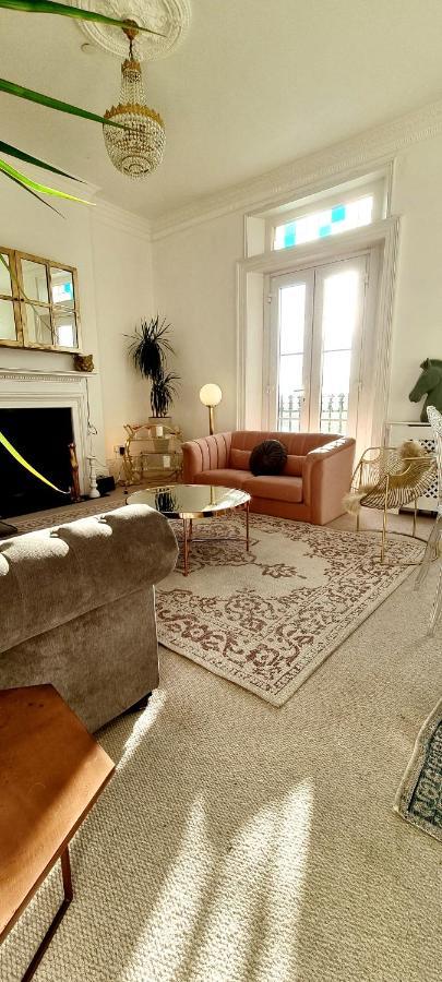 Elegant 5 Bed 4 Bath 'Vogue House' Parisian Style Home Margate Exterior foto